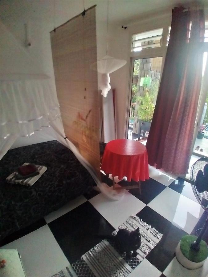 Chambre Avec Cuisine Et Sdb Semi-Privatives Separees Dans Un Ecrin De Verdure Les Abymes Kültér fotó